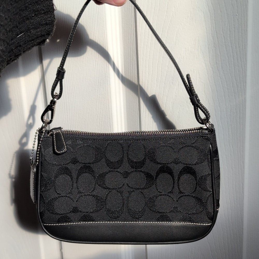 Coach Vintage Black Canvas and Leather Demi - Picture 3 of 16